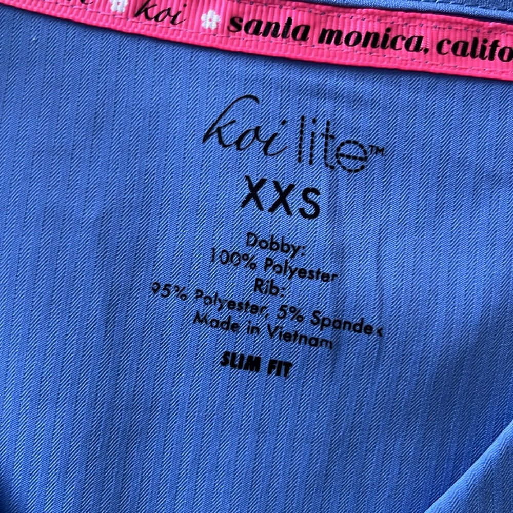 Women’s Koi Lite Scrub Top XXS NWOT - Picture 4 of 4